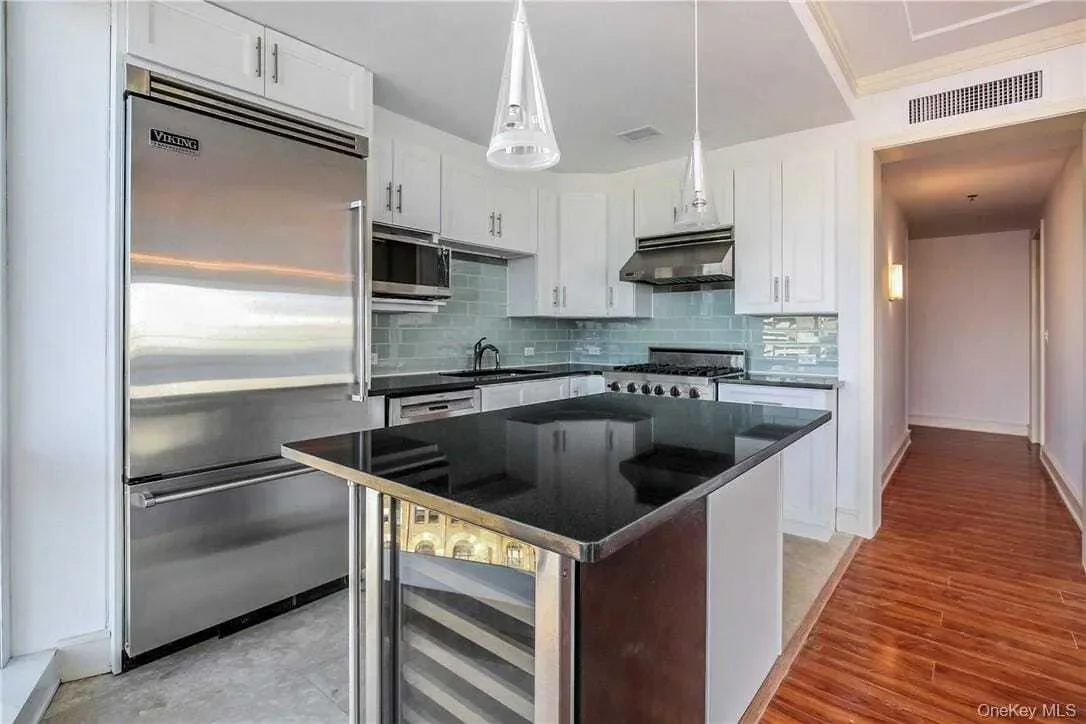 1 Renaissance Square, #11G, White Plains, NY, 10601, USA, White Plains, New York, United States. - Photo 21