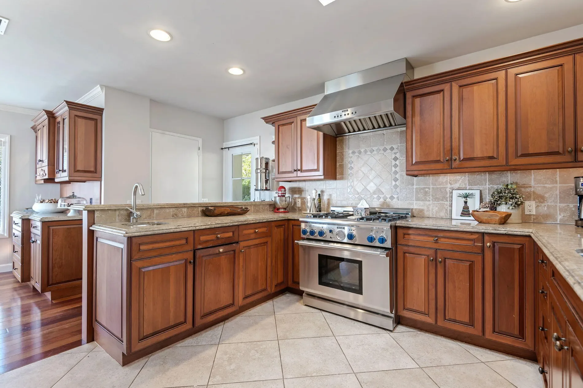 712 Arbolado Road, SANTA BARBARA, CA, 93103, USA, Santa Barbara, California, United States. - Photo 17