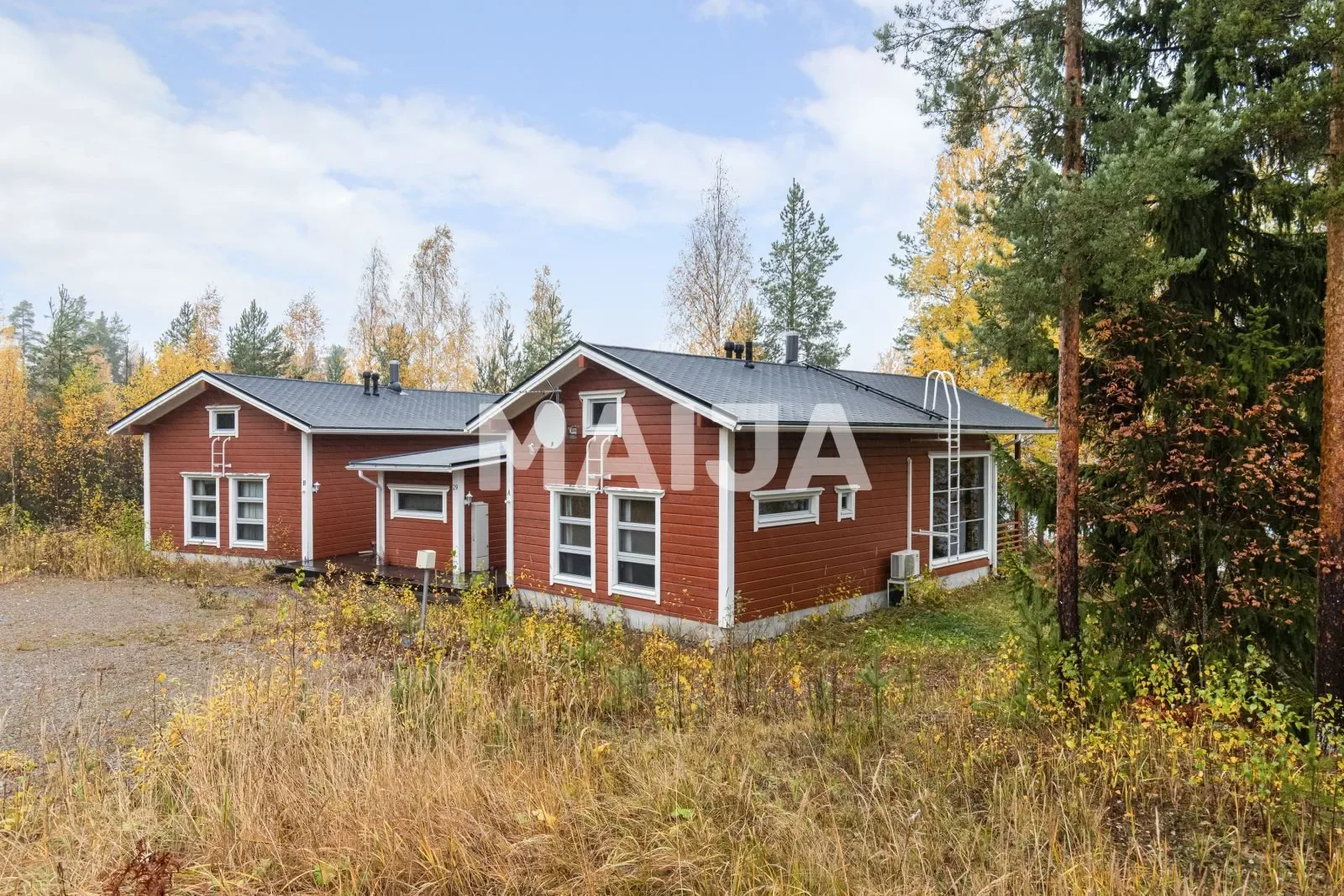 Exterior photo 3