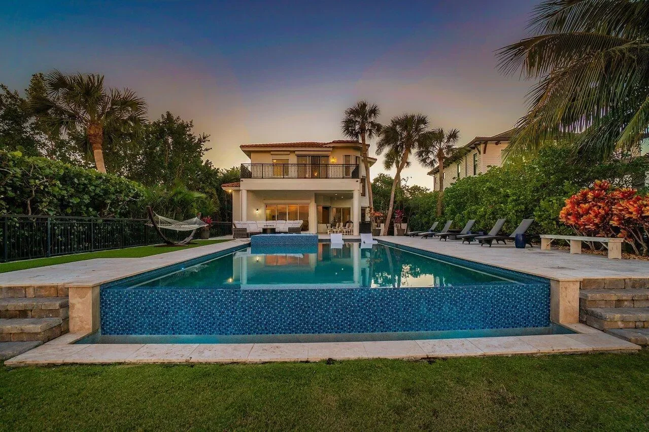 200 N Lake Drive, Lantana, Florida, United States. - Photo 29