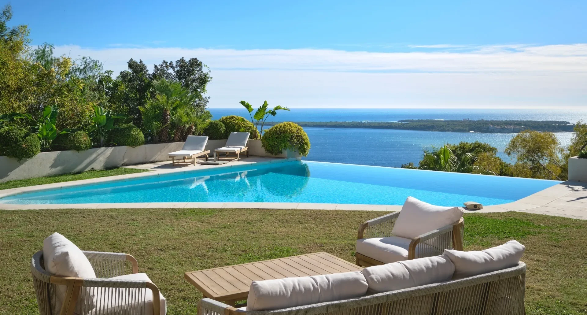 Cannes, Provence-Alpes-Côte d'Azur, France. - Photo 11