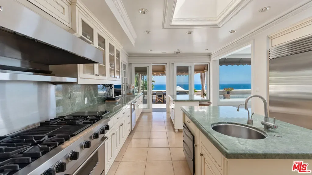 29000 Cliffside Drive, Malibu, California, United States. - Photo 24