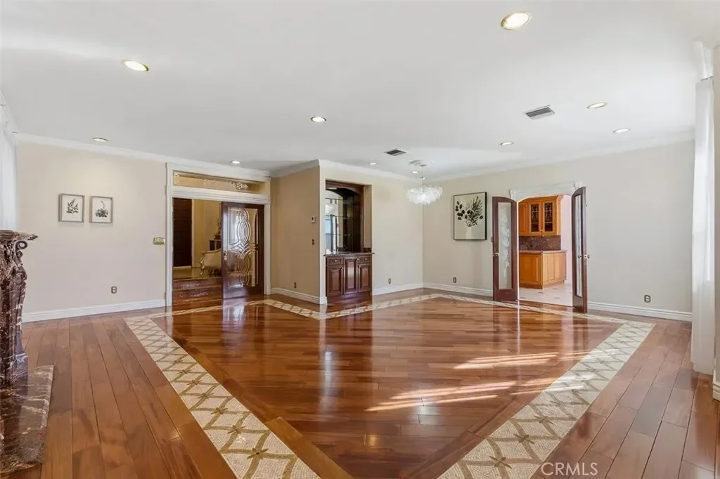 56 N Arroyo, Altadena, California, United States. - Photo 2