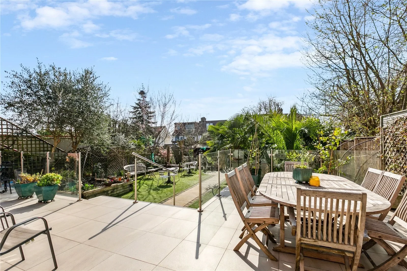 Ellerton Road, London, London, England, United Kingdom. - Photo 5