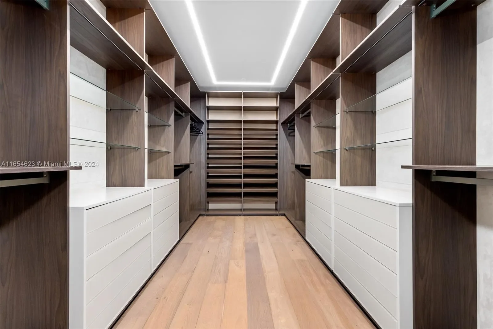 1300 Brickell Bay Dr, #PH4400, Miami, Florida, United States. - Photo 24