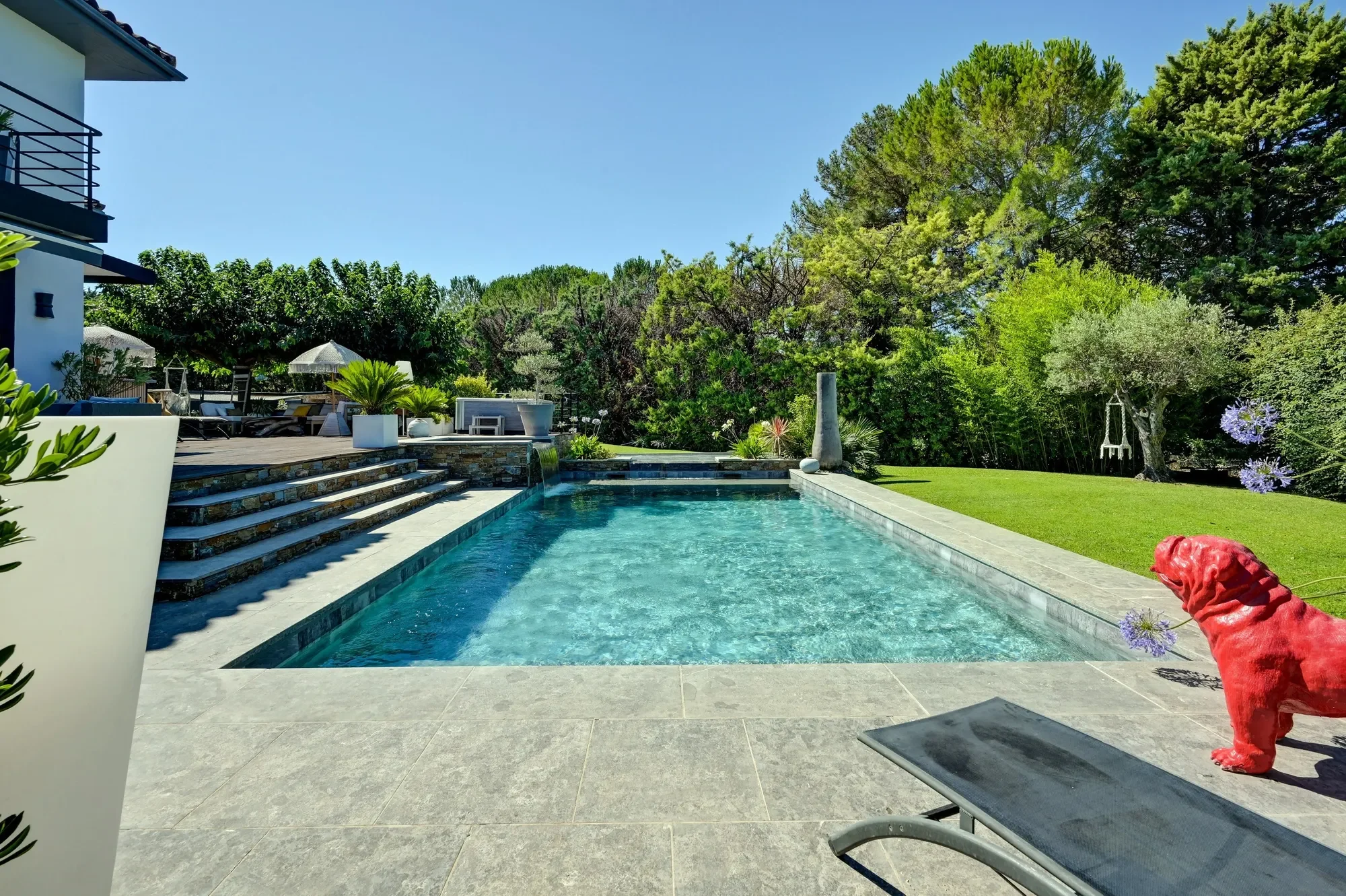 Exterior photo 8