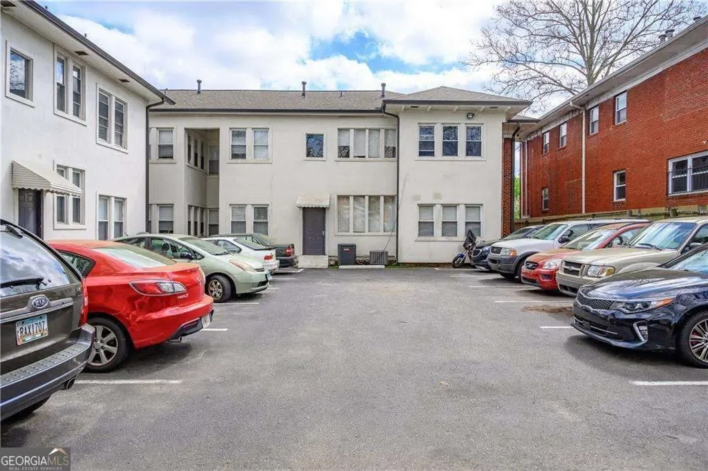 Exterior photo 4