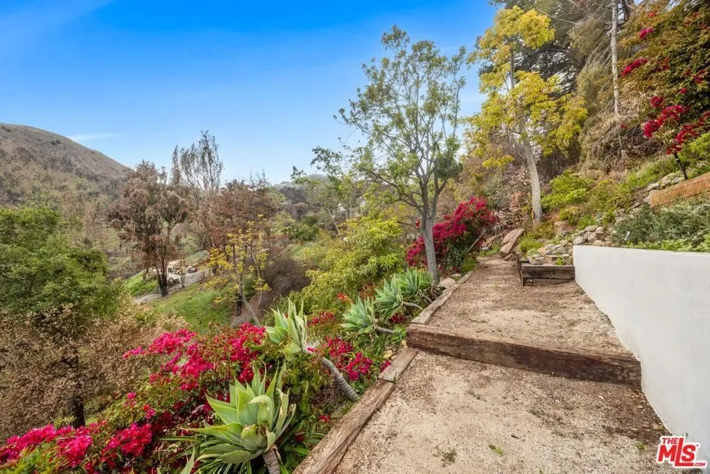 2382 Live Oak Meadows Road, Malibu, California, United States. - Photo 6