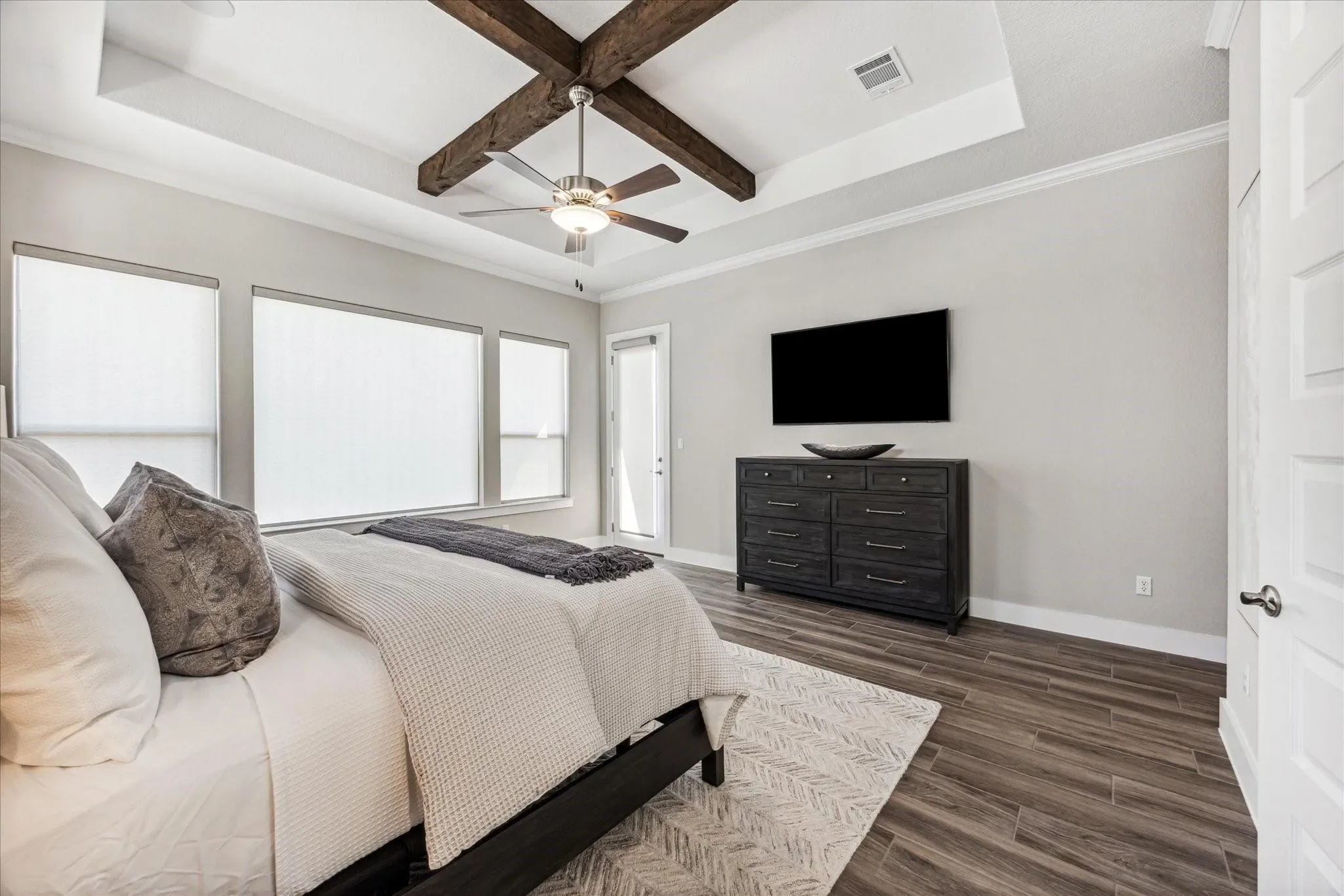 6821 Little Serenity CV, Jonestown, Texas, United States. - Photo 17