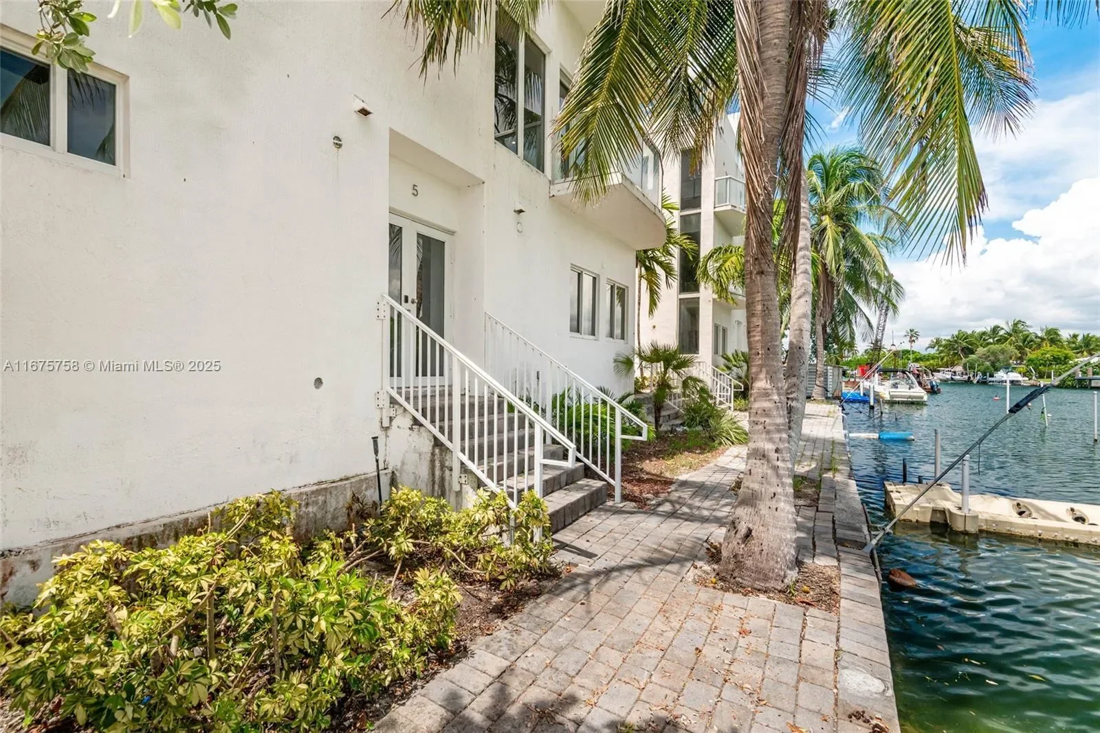 1975 Calais Dr, Miami Beach, Florida, United States. - Photo 3