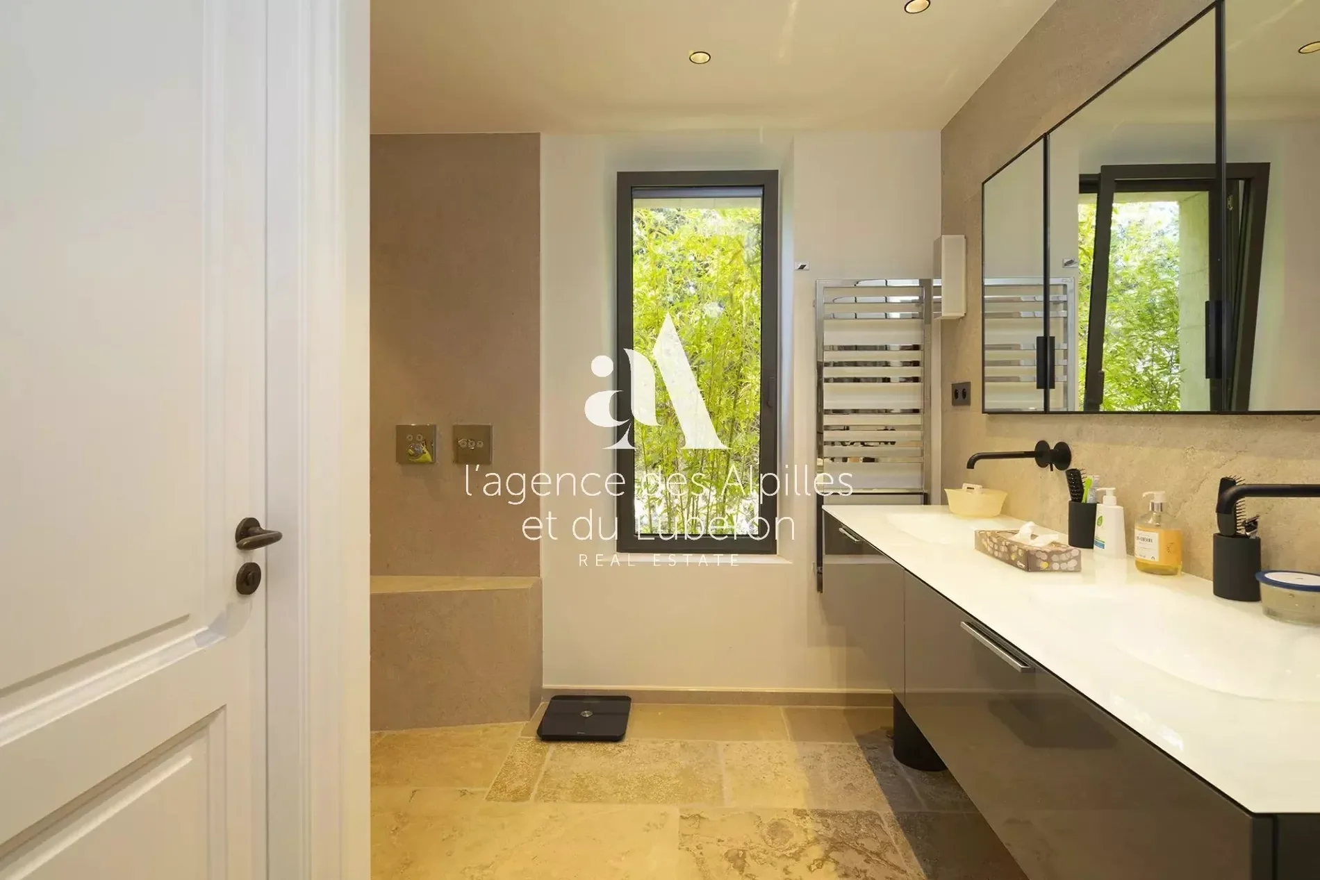 Gallery photo 4