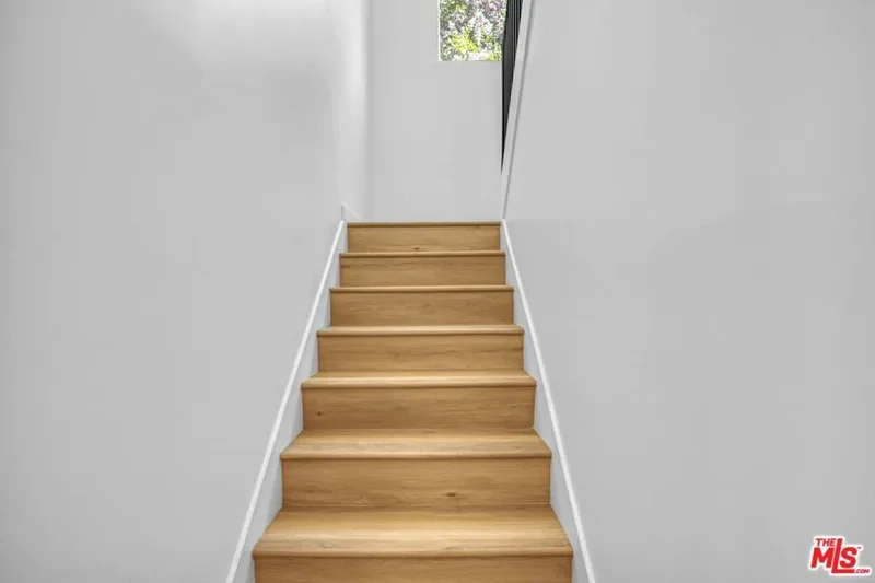 10828 Hesby Street, Los Angeles, California, United States. - Photo 65