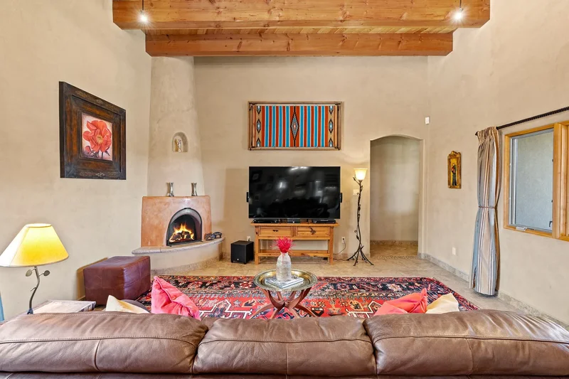 21 Camino Barranca, Santa Fe, NM 87507, Santa Fe, New Mexico, United States. - Photo 4
