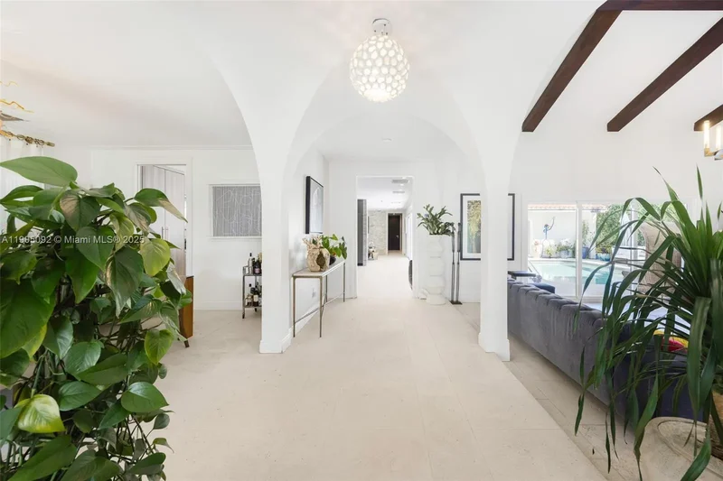 1233 102nd St, Bal Harbour, Florida, United States. - Photo 9