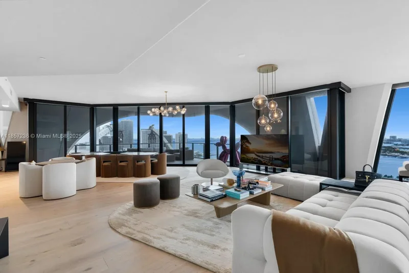 1000 Biscayne Blvd 2402, Miami, Florida, United States. - Photo 37