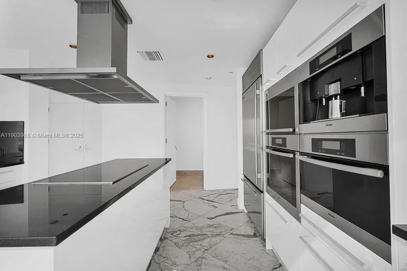17121 Collins Ave, Golden Beach, Florida, United States. - Photo 10