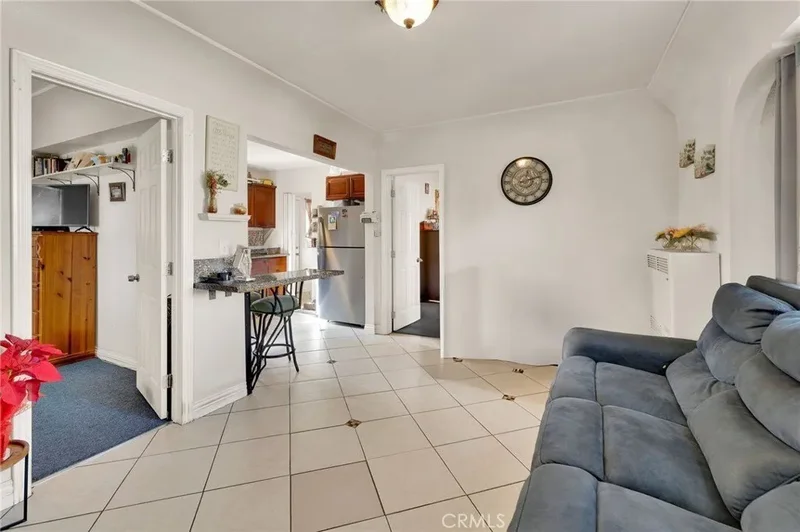5 Bedrooms Triplex