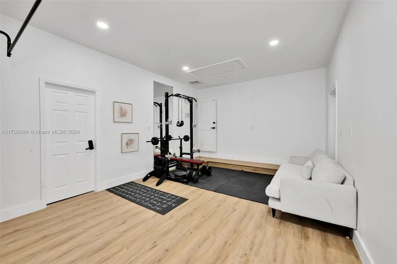 2940 NE 164th St, North Miami Beach, FL, 33160, USA, Golden Beach, Florida, United States. - Photo 56