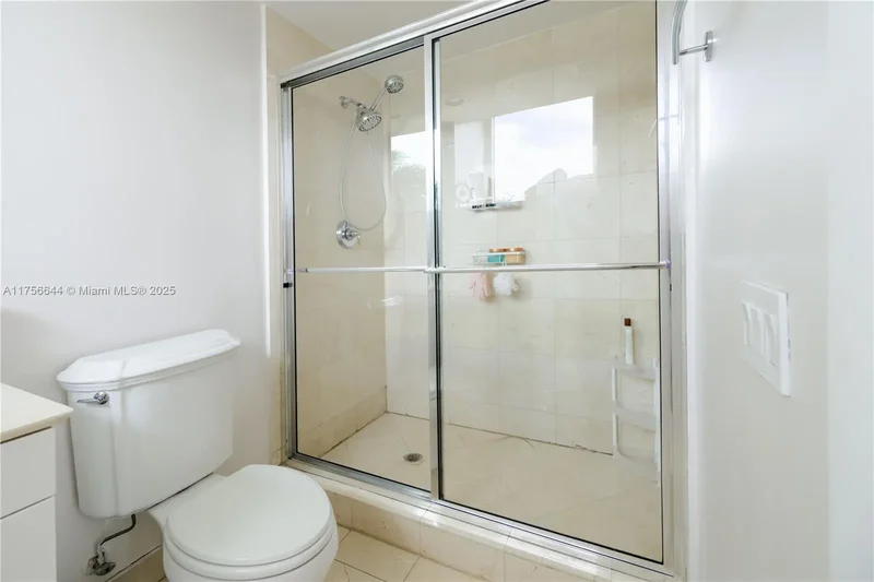 19111 Collins Ave 207, Golden Beach, Florida, United States. - Photo 22
