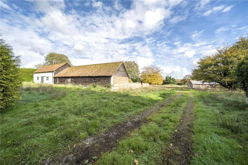 Charlton Down, Andover, England, United Kingdom. - Photo 13