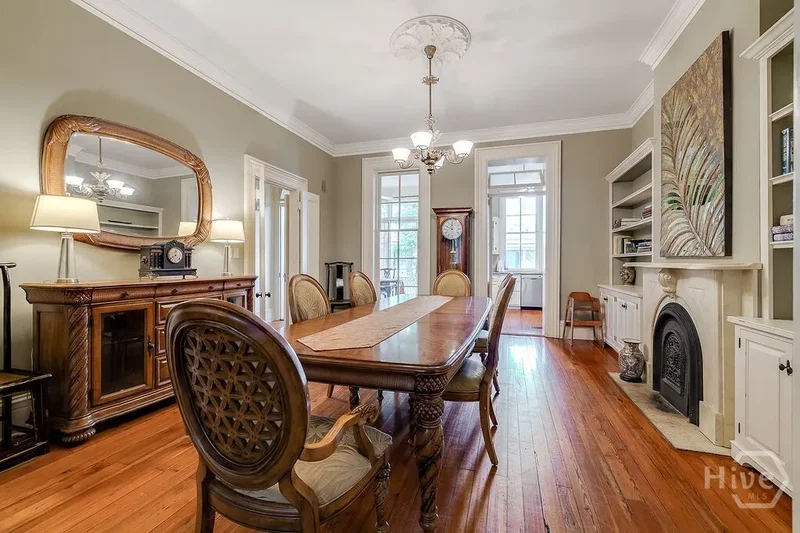 118 E Gaston Street, Savannah, Georgia, United States. - Photo 13