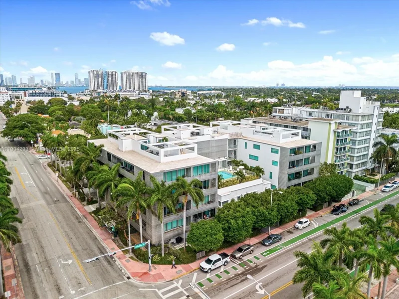 1700 Meridian Ave, Miami Beach, Florida, United States. - Photo 22