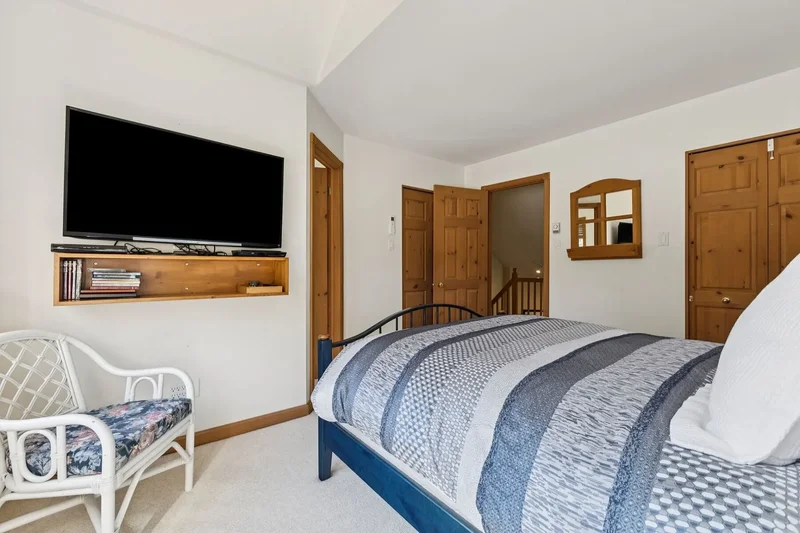 168 Ch. de la Forêt, Apt. 205, Mont-Tremblant, QC J8E3K8, Mont-Tremblant, Quebec, Canada. - Photo 17