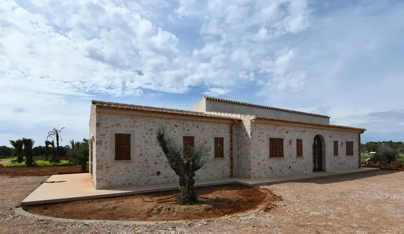 Moderna y luminosa finca de nueva construcción en una tranquila parcela en Santanyí