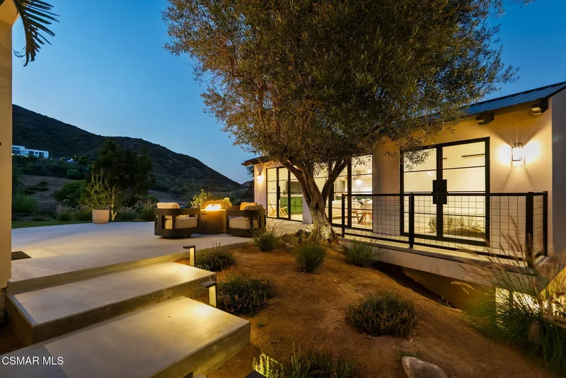 33235 Mulholland Highway, Malibu, CA 90265, Malibu, California, United States. - Photo 10