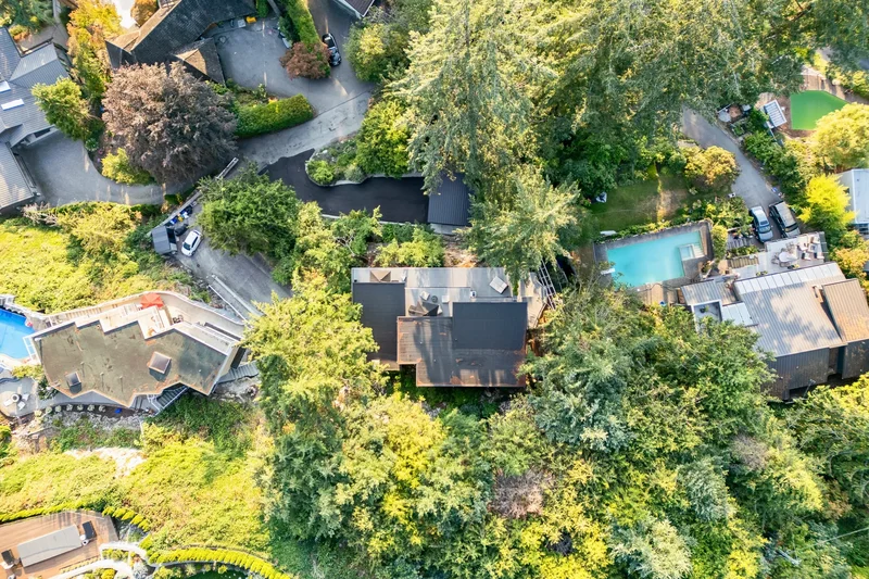6224 St Georges Ave, West Vancouver, BC V7W 1Z7, Canada, West Vancouver, British Columbia, Canada. - Photo 53