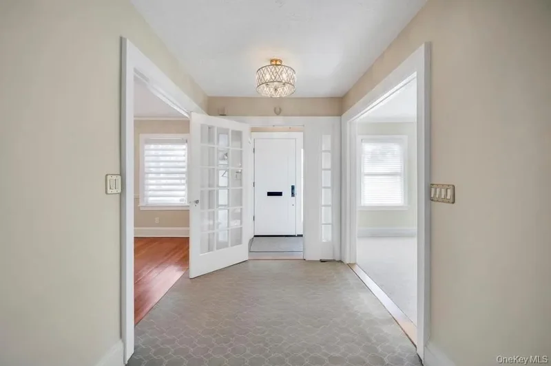 9 Sycamore Drive, Great Neck, NY, 11021, USA, Great Neck, New York, United States. - Photo 46