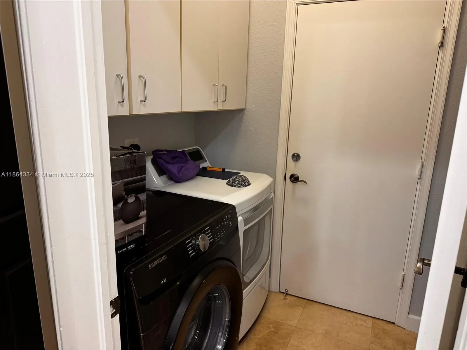 876 W Spinnaker Dr W, Hollywood, Florida, United States. - Photo 26