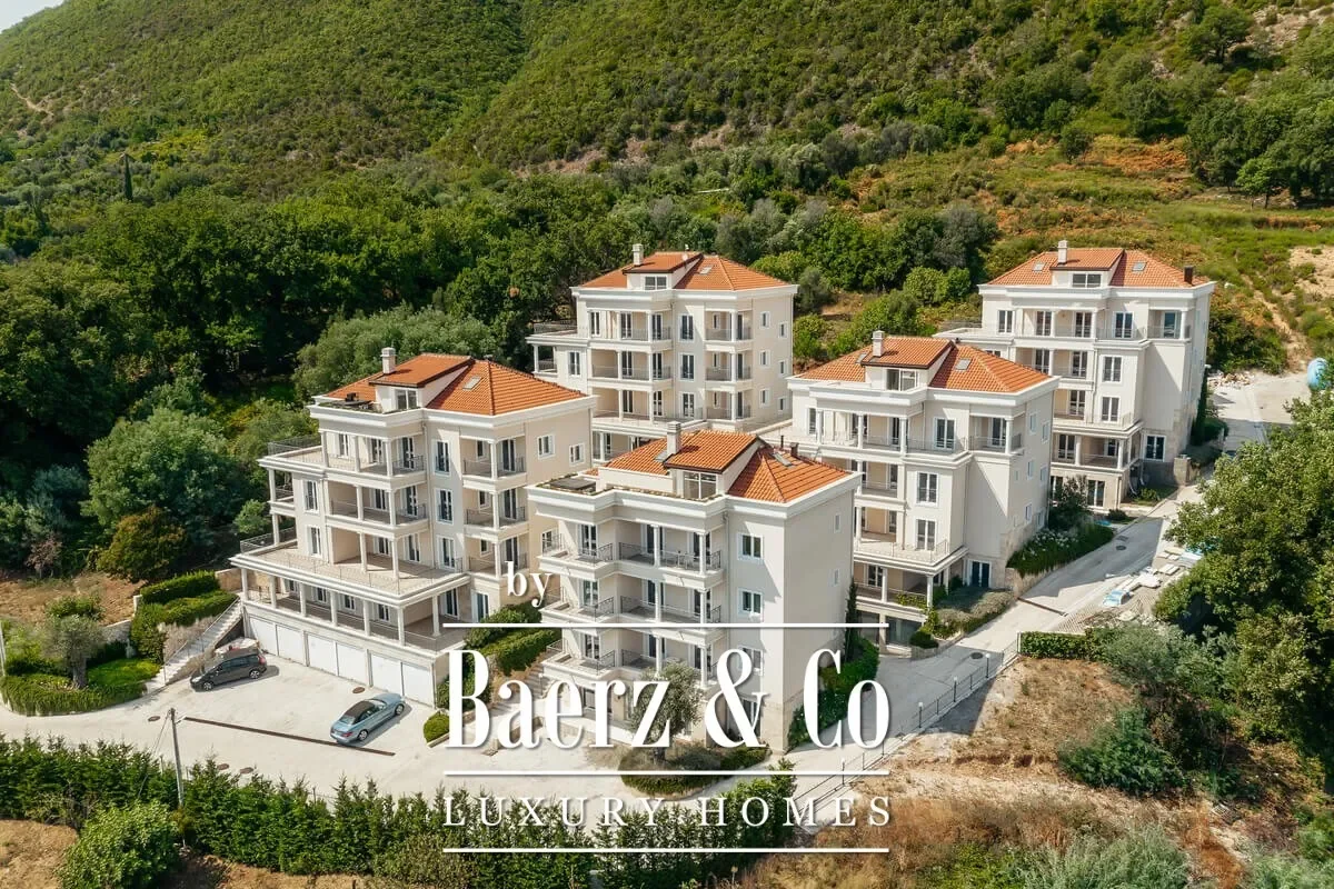 Seaview Three Bedroom Apartment in Luxury Complex near Marina