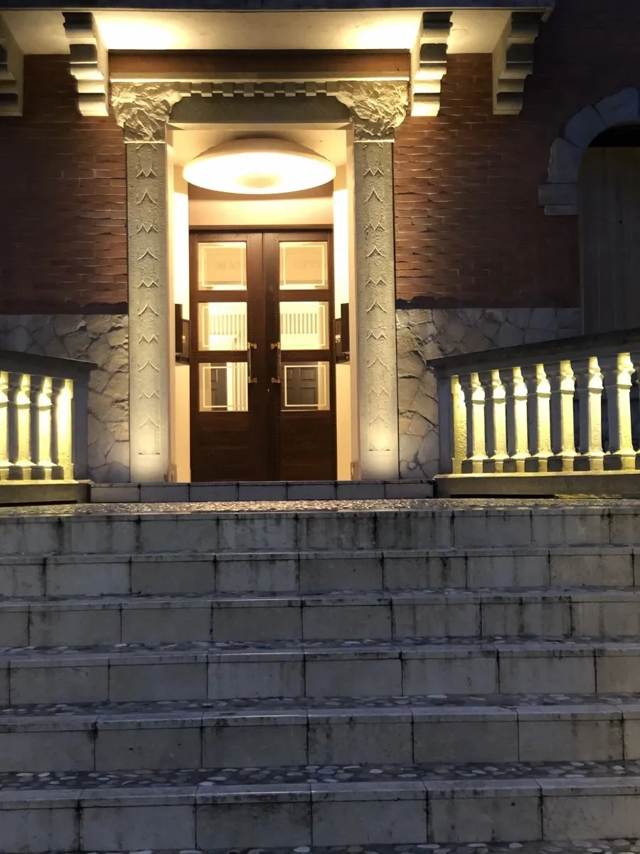 Exterior photo 9