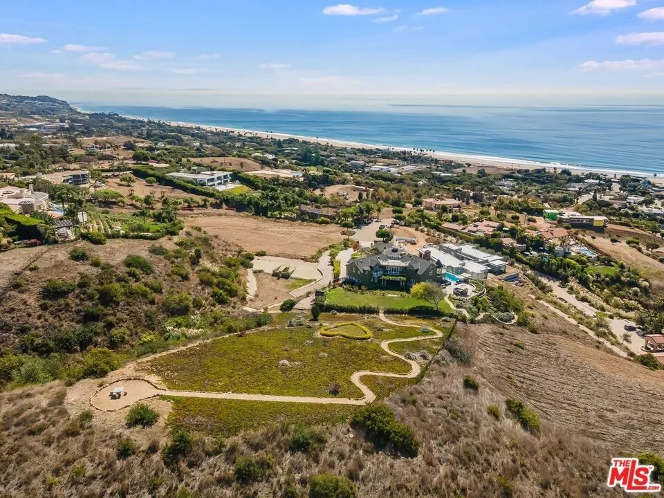 6277 Sea Star Drive, Malibu, California, United States. - Photo 9