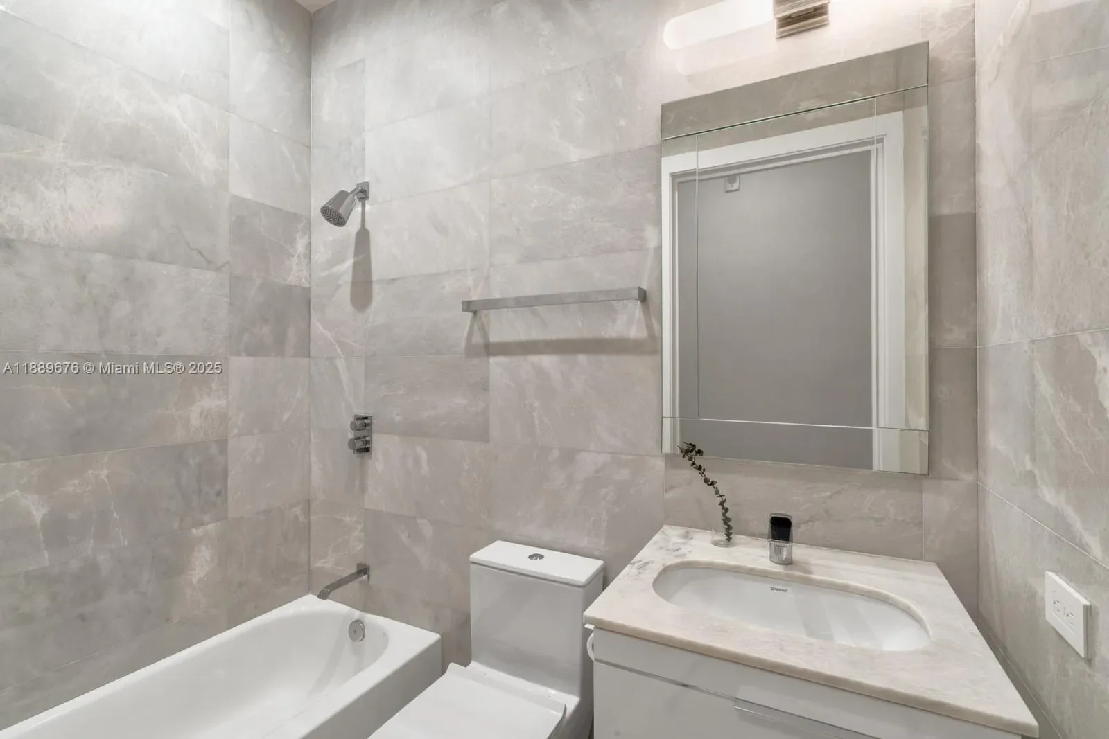 18501 Collins Ave, Golden Beach, Florida, United States. - Photo 43