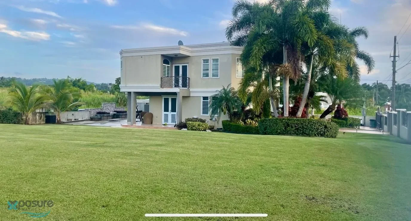 Exterior photo 6