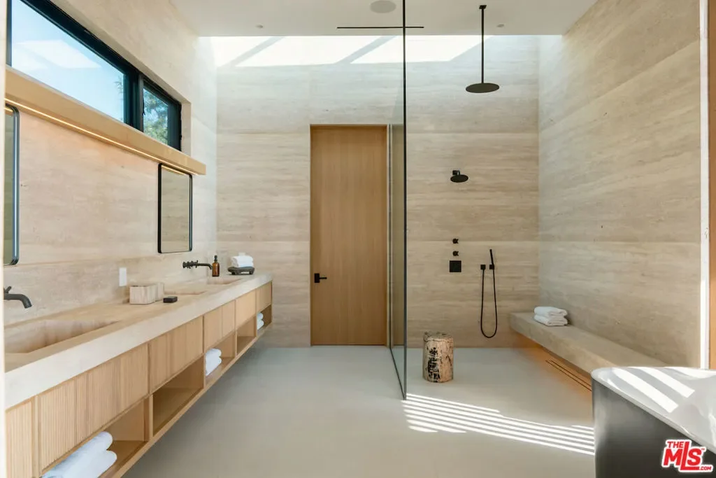 1149 Linda Flora Drive, Los Angeles, California, United States. - Photo 23