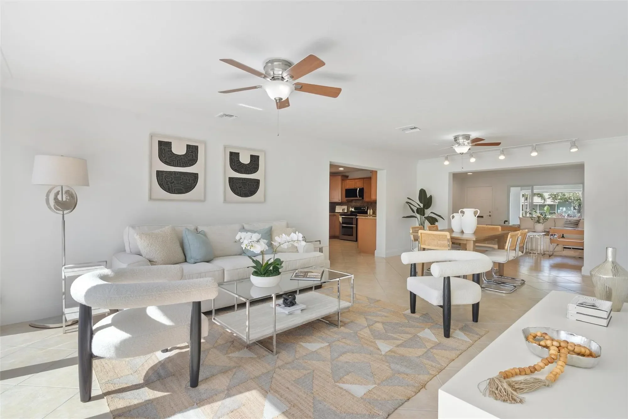 370 SE 3rd Ct, Pompano Beach, Florida, United States. - Photo 2