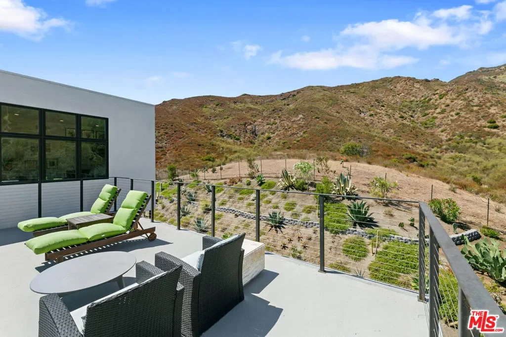 34067 Mulholland Highway, Malibu, California, United States. - Photo 27