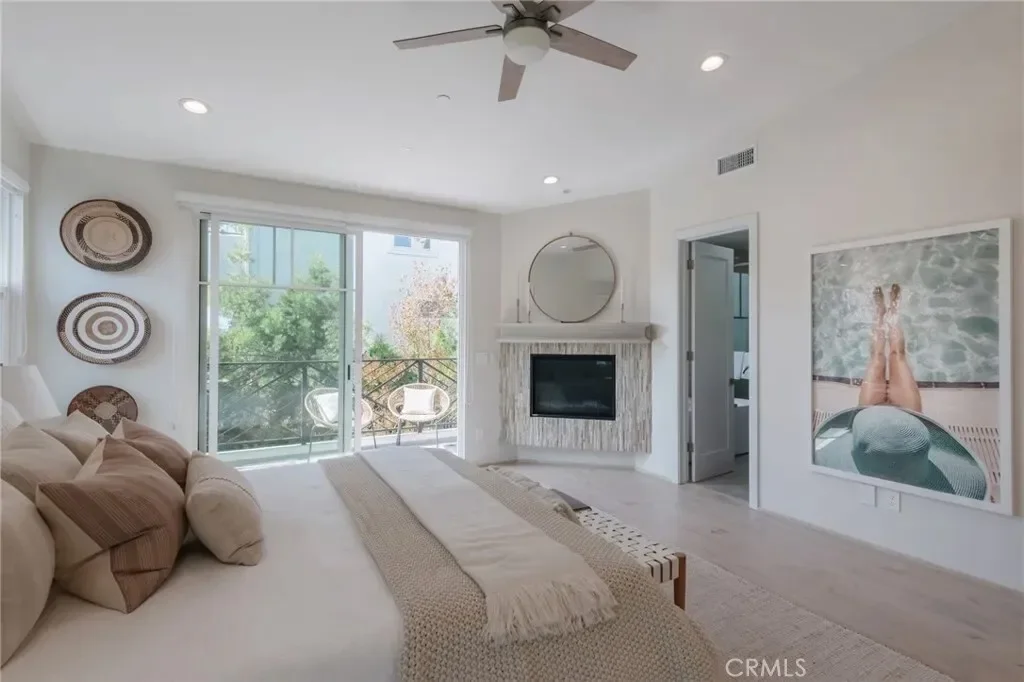 223 S Irena Avenue B, Torrance, California, United States. - Photo 16