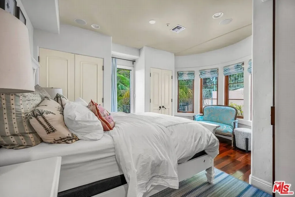3110 Benedict Canyon Drive, Beverly Hills, California, United States. - Photo 40