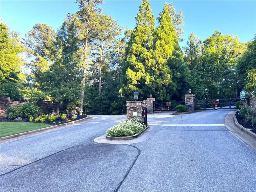 Single Family Residence in Cartersville