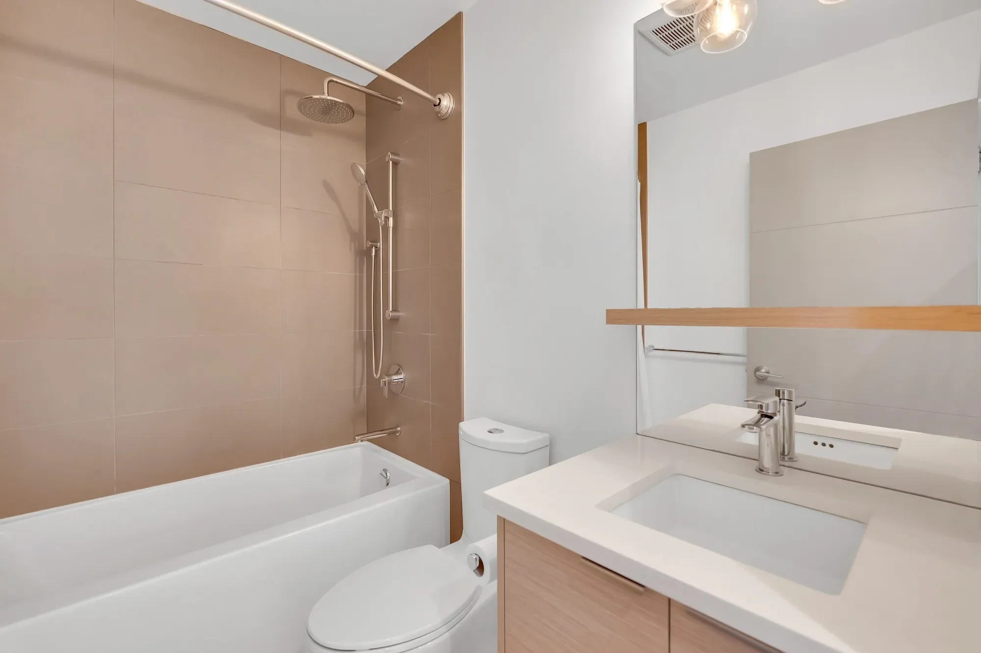 38447 Buckley Avenue 4, Squamish, British Columbia, Canada. - Photo 12