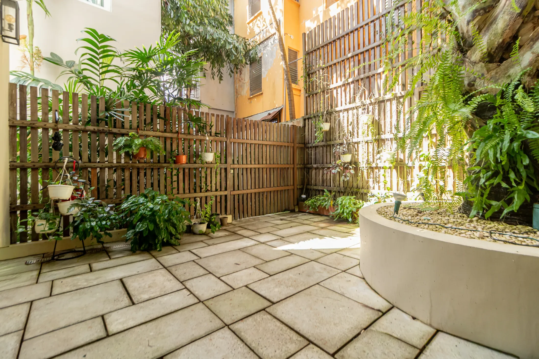 Exterior photo 10