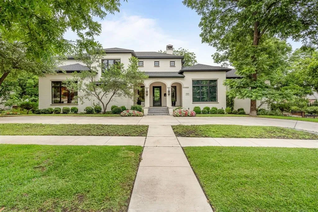 2413 Lofton Terrace, Fort Worth, Texas, United States. - Hero Image