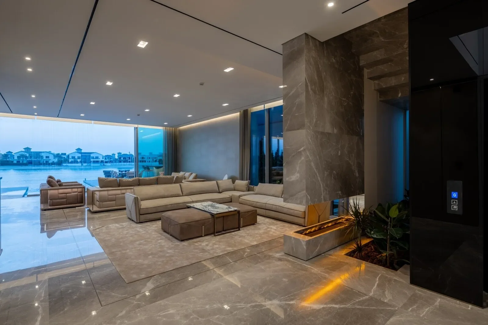 Custom Built 5BR Villa I Atlantis View I Furnished I New