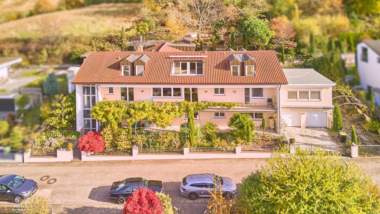 Exterior photo 7