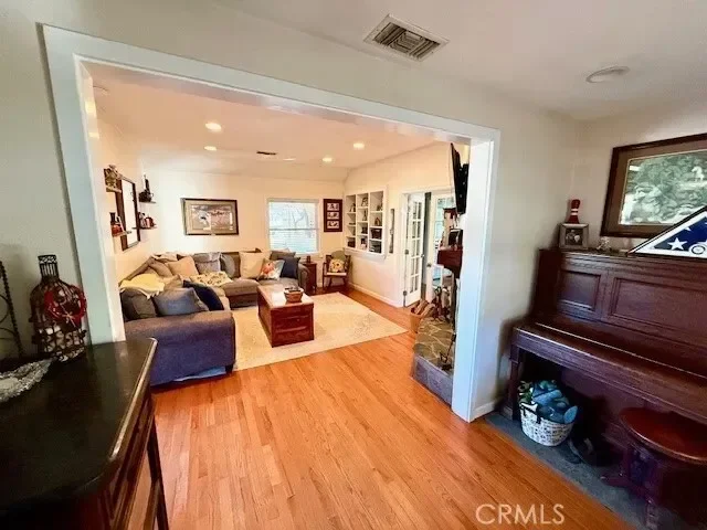 30076 Bouquet Canyon, Santa Clarita, California, United States. - Photo 32