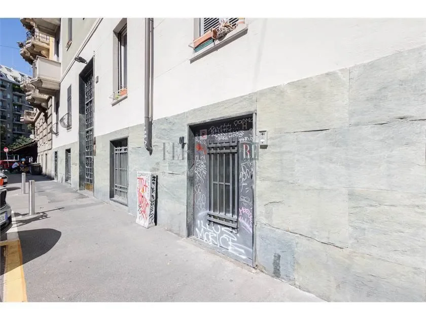 Exterior photo 2